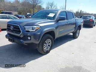 2017 Toyota Tacoma SR5 with VIN 3TMCZ5AN8HM104867, listed as a IAAI auction lot 41931133 with 76,051 mi miles. Bid and sale history available at carsss.com. Image 17.