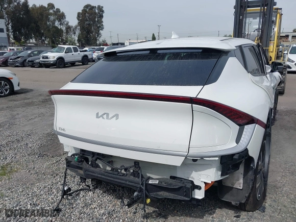2023 Kia EV6 Light with VIN KNDC34LB1P5608728, listed as a IAAI auction lot 41318011 with 26,867 mi miles. Bid and sale history available at carsss.com. Image 17.