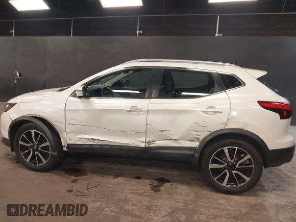 2017 Nissan Rogue Sport SL with VIN JN1BJ1CR4HW103472, listed as a IAAI auction lot 41856392 with 38,584 mi miles. Bid and sale history available at carsss.com. Image 14.