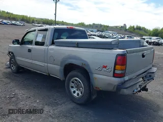 2006 GMC Sierra 1500 SLE1 z VIN 1GTEK19Z56Z291526, wystawiony jako IAAI lot #42319478 z przebiegiem 130 554 mil mil oraz . Historia ofert i sprzedaży dostępna na DreamBid. Obrazek 3.