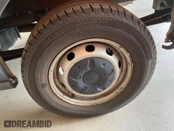 2017 Ford Transit с VIN 1FTYE1YM8HKA28386, выставлен на аукционе IAAI как лот 42774164 с пробегом 224 557 миль миль и . История ставок и продаж доступна на DreamBid. Изображение 32.