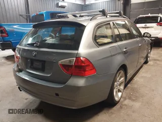 2006 BMW 3 Series 325xi with VIN WBAVT13506KW23509, listed as a IAAI auction lot 41621786 with 196,193 mi miles and . Bid and sale history available at DreamBid. Image 4.