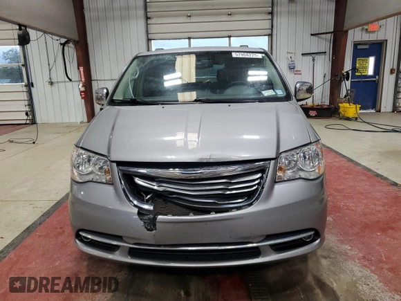 2015 Chrysler Town & Country Touring L z VIN 2C4RC1CG8FR601491, wystawiony jako Copart lot #57968225 z przebiegiem 86 385 mil mil oraz Szkoda całkowita • Salvage title. Historia ofert i sprzedaży dostępna na DreamBid. Obrazek 5.