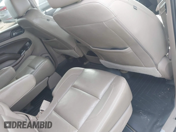 2016 Chevrolet Suburban LT with VIN 1GNSCHKC9GR273201, listed as a IAAI auction lot 41743971 with 180,945 mi miles. Bid and sale history available at carsss.com. Image 8.