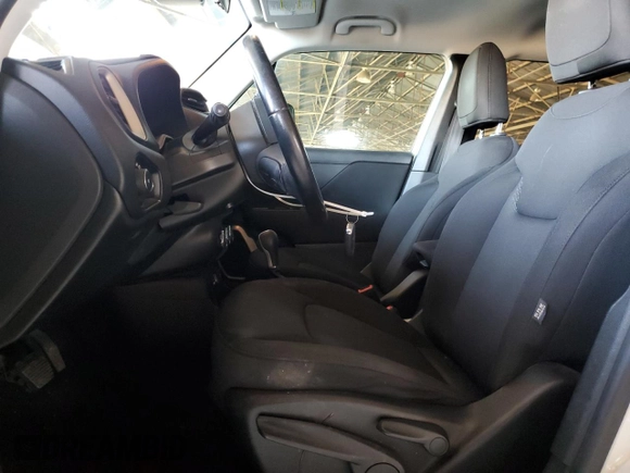 2017 Jeep Renegade Altitude with VIN ZACCJABB8HPE95746, listed as a Copart auction lot 62685995 with 109,666 mi miles and Salvage title. Bid and sale history available at DreamBid. Image 7.