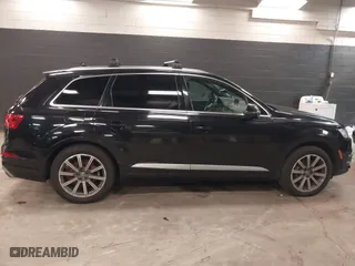 2017 Audi Q7 Premium Plus with VIN WA1LAAF7XHD039620, listed as a IAAI auction lot 40970830 with 119,531 mi miles. Bid and sale history available at carsss.com. Image 13.