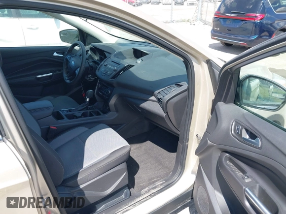 2017 Ford Escape SE with VIN 1FMCU9G91HUA59715, listed as a IAAI auction lot 41876126 with 44,929 mi miles. Bid and sale history available at carsss.com. Image 5.
