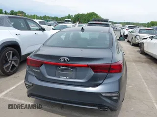 2020 Kia Forte LXS z VIN 3KPF24AD6LE231168, wystawiony jako IAAI lot #42076355 z przebiegiem 45 981 mil mil oraz . Historia ofert i sprzedaży dostępna na DreamBid. Obrazek 16.
