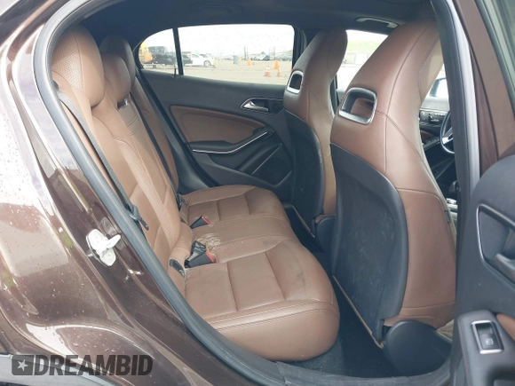 2015 Mercedes-Benz GLA 250 z VIN WDCTG4GB4FJ107864, wystawiony jako IAAI lot #41709927 z przebiegiem 102 070 mil mil oraz . Historia ofert i sprzedaży dostępna na DreamBid. Obrazek 8.
