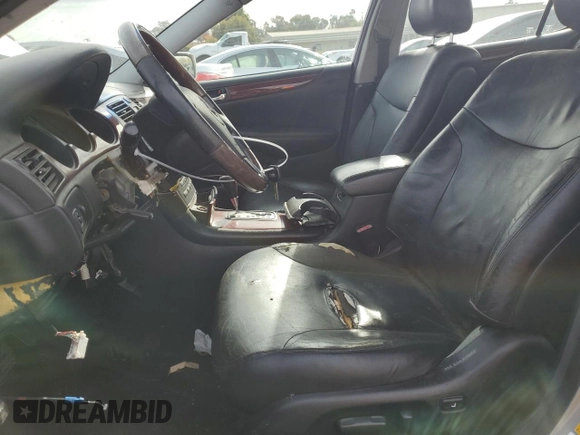 2002 Lexus ES 300 with VIN JTHBF30G825017879, listed as a Copart auction lot 81544894 with 245,783 mi miles and Salvage Title. Bid and sale history available at DreamBid. Image 7.