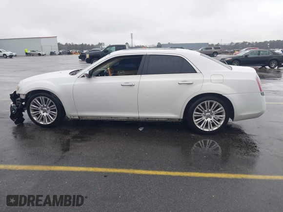 2014 Chrysler 300 with VIN 2C3CCAEG1EH380389, listed as a IAAI auction lot 41544101 with 186,314 mi miles. Bid and sale history available at carsss.com. Image 15.