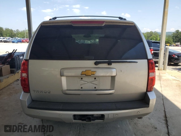 2013 Chevrolet Tahoe LT z VIN 1GNSCBE09DR311858, wystawiony jako Copart lot #55884565 z przebiegiem 280 063 mil mil oraz Szkoda całkowita • Salvage title. Historia ofert i sprzedaży dostępna na DreamBid. Obrazek 6.
