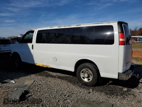2007 Chevrolet Express Passenger с VIN 1GAHG39UX71253989, выставлен на аукционе Copart как лот 78352934 с пробегом 161 989 миль миль и Списание • Salvage title. История ставок и продаж доступна на DreamBid. Изображение 2.