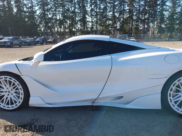 2018 McLaren 720S z VIN SBM14DCA1JW000891, wystawiony jako IAAI lot #41431972 z przebiegiem 23 724 mil mil oraz . Historia ofert i sprzedaży dostępna na DreamBid. Obrazek 14.