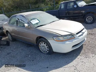 2001 Honda Accord LX z VIN 1HGCG66521A022612, wystawiony jako IAAI lot #39372406 z przebiegiem Nie podano mil oraz . Historia ofert i sprzedaży dostępna na DreamBid. Obrazek 1.