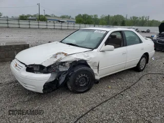 1997 Toyota Camry LE z VIN 4T1BG22K5VU144234, wystawiony jako Copart lot #53639815 z przebiegiem 250 083 mil mil oraz Nie do naprawy • Non repairable. Historia ofert i sprzedaży dostępna na DreamBid. Obrazek 1.
