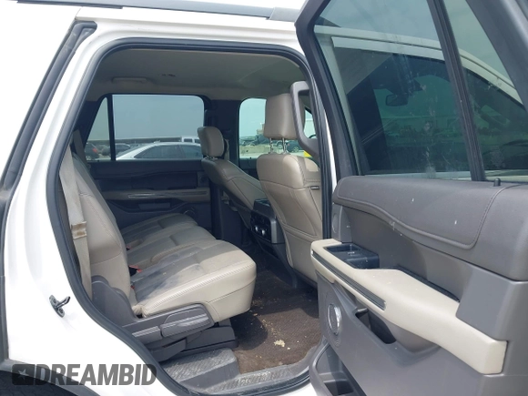 2018 Ford Expedition XLT with VIN 1FMJU1HT8JEA60704, listed as a IAAI auction lot 42068391 with 120,940 mi miles and . Bid and sale history available at DreamBid. Image 8.