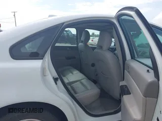 2006 Volvo S40 2.4L с VIN YV1MS382X62188262, выставлен на аукционе IAAI как лот 42384063 с пробегом 85 285 миль миль и . История ставок и продаж доступна на DreamBid. Изображение 8.