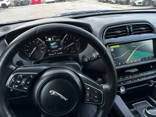 2020 Jaguar F-Pace 25t Premium z VIN SADCJ2FX7LA633057, wystawiony jako Copart lot #50072485 z przebiegiem 145 537 mil mil oraz Tytuł czysty. Historia ofert i sprzedaży dostępna na DreamBid. Obrazek 8.