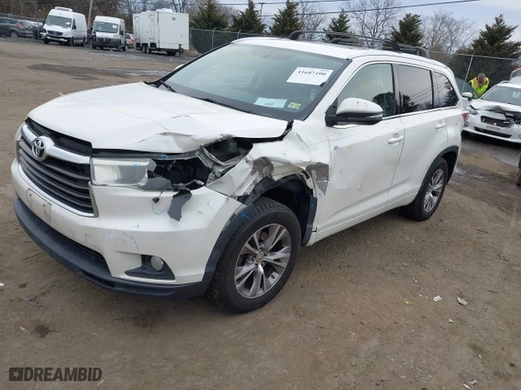 2014 Toyota Highlander XLE with VIN 5TDKKRFH0ES012481, listed as a IAAI auction lot 41687100 with 158,538 mi miles. Bid and sale history available at carsss.com. Image 17.