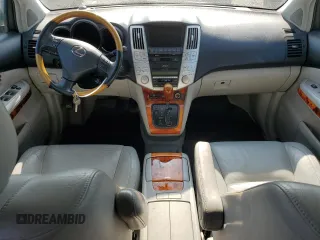 2005 Lexus RX 330 z VIN 2T2HA31U75C070140, wystawiony jako Copart lot #62336355 z przebiegiem 176 357 mil mil oraz Czysty tytuł • Clean title. Historia ofert i sprzedaży dostępna na DreamBid. Obrazek 8.