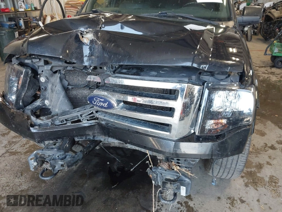 2014 Ford Expedition Max Limited z VIN 1FMJK2A52EEF08318, wystawiony jako IAAI lot #42549931 z przebiegiem 199 738 mil mil oraz . Historia ofert i sprzedaży dostępna na DreamBid. Obrazek 6.