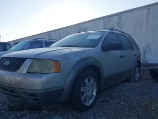 2005 Ford Freestyle SE with VIN 1FMZK01165GA52333, listed as a IAAI auction lot 41062704 with 234,459 mi miles. Bid and sale history available at carsss.com. Image 2.