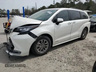 2021 Toyota Sienna XLE with VIN 5TDYRKEC9MS055993, listed as a Copart auction lot 49035865 with 52,257 mi miles and Salvage Title. Bid and sale history available at carsss.com. Image 1.