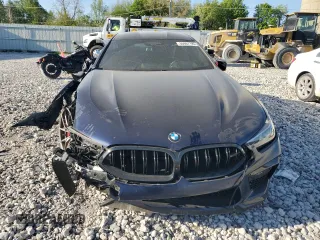 2024 BMW M8 Competition z VIN WBSGV0C04RCP20045, wystawiony jako Copart lot #55967195 z przebiegiem 22 260 mil mil oraz Szkoda całkowita • Salvage title. Historia ofert i sprzedaży dostępna na DreamBid. Obrazek 5.