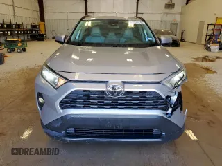 2021 Toyota RAV4 XLE Premium with VIN 2T3C1RFV7MC132953, listed as a Copart auction lot 60598085 with 111,013 mi miles and Clean title. Bid and sale history available at DreamBid. Image 5.