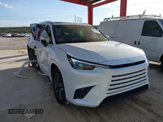 2025 Lexus TX 350 z VIN 5TDAAAB68SS021994, wystawiony jako IAAI lot #41546600 z przebiegiem 602 mil mil oraz . Historia ofert i sprzedaży dostępna na DreamBid. Obrazek 1.