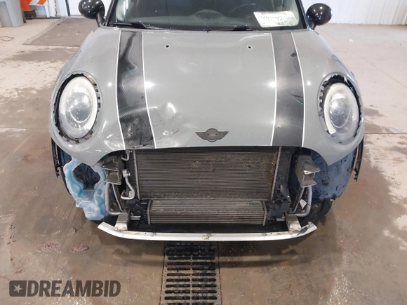 2015 MINI Hardtop 4 Door with VIN WMWXS5C58FT830081, listed as a IAAI auction lot 41345037 with 93,545 mi miles and . Bid and sale history available at DreamBid. Image 6.