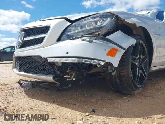 2014 Mercedes-Benz CLS-Class CLS 63 AMG S-Model with VIN WDDLJ7GB3EA104824, listed as a IAAI auction lot 41903353 with 76,706 mi miles. Bid and sale history available at carsss.com. Image 12.