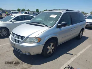 2005 Dodge Caravan SXT with VIN 2D4GP44L55R374299, listed as a IAAI auction lot 42560914 with 237,568 mi miles and . Bid and sale history available at DreamBid. Image 2.