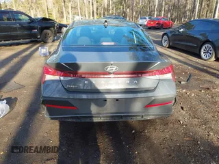 2024 Hyundai Elantra SEL z VIN KMHLM4DGXRU832768, wystawiony jako IAAI lot #41826429 z przebiegiem 11 221 mil mil oraz . Historia ofert i sprzedaży dostępna na DreamBid. Obrazek 17.
