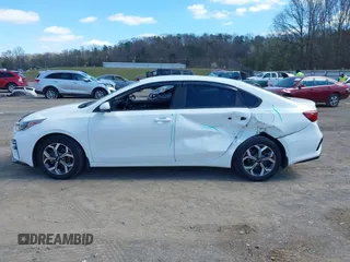 2020 Kia Forte LXS z VIN 3KPF24AD6LE252277, wystawiony jako IAAI lot #41813655 z przebiegiem 61 919 mil mil oraz . Historia ofert i sprzedaży dostępna na DreamBid. Obrazek 14.