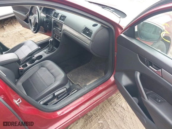 2015 Volkswagen Passat 1.8T S with VIN 1VWAT7A32FC029372, listed as a IAAI auction lot 41714513 with 173,829 mi miles. Bid and sale history available at carsss.com. Image 5.