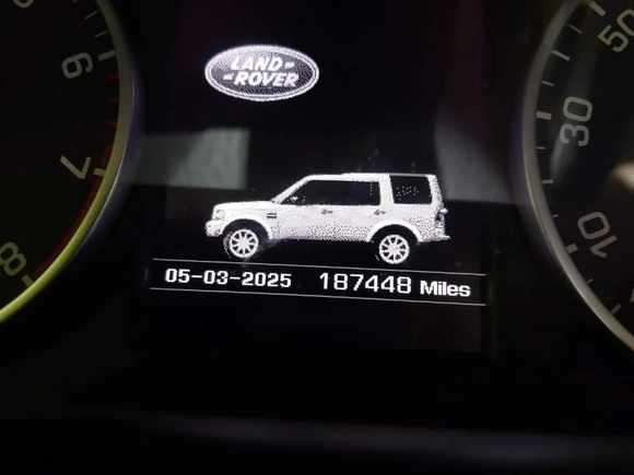 2016 Land Rover LR4 HSE LUX with VIN SALAK2V6XGA812927, listed as a IAAI auction lot 41736548 with NaN miles. Bid and sale history available at carsss.com. Image 15.