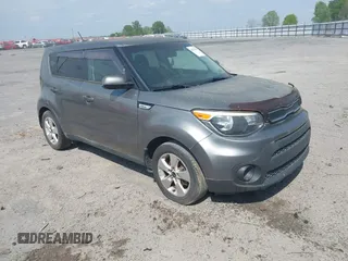 2017 Kia Soul with VIN KNDJN2A29H7462481, listed as a IAAI auction lot 42070761 with 76,105 mi miles. Bid and sale history available at carsss.com. Image 1.