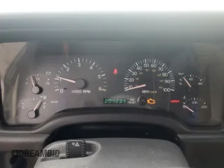 2000 Jeep Cherokee with VIN 1J4FF48S1YL174377, listed as a Copart auction lot 50032345 with 204,234 mi miles and Salvage title. Bid and sale history available at DreamBid. Image 9.