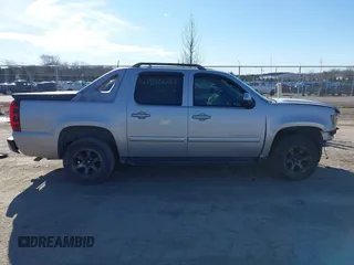 2007 Chevrolet Avalanche 3LT z VIN 3GNFK12397G125450, wystawiony jako IAAI lot #41576637 z przebiegiem 170 924 mil mil oraz . Historia ofert i sprzedaży dostępna na DreamBid. Obrazek 14.