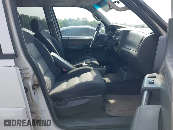 2004 Ford Explorer Sport Trac XLS with VIN 1FMZU67K94UC34878, listed as a IAAI auction lot 42102340 with 246,165 mi miles and . Bid and sale history available at DreamBid. Image 5.