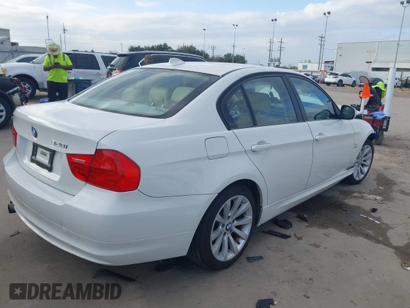 2011 BMW 3 Series 328i xDrive with VIN WBAPK7C50BA970837, listed as a IAAI auction lot 41224747 with 152,125 mi miles. Bid and sale history available at carsss.com. Image 4.