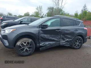 2017 Toyota RAV4 SE с VIN 2T3JFREV7HW669529, выставлен на аукционе IAAI как лот 42155284 с пробегом 64 272 миль миль и . История ставок и продаж доступна на DreamBid. Изображение 14.