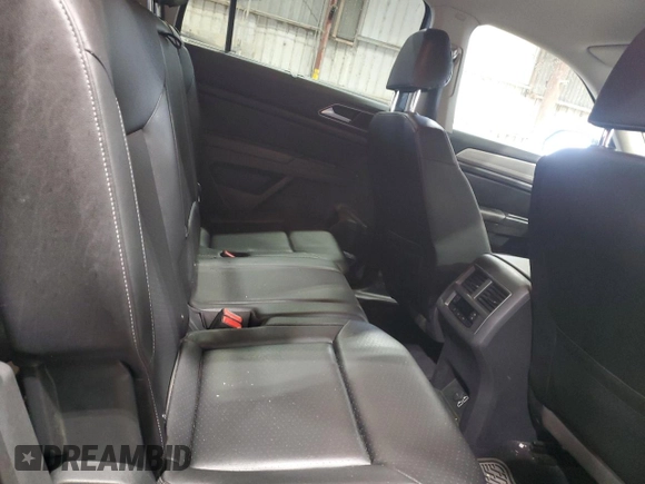 2018 Volkswagen Atlas SE with VIN 1V2CP2CA9JC599827, listed as a Copart auction lot 55695875 with 64,268 mi miles and Salvage title. Bid and sale history available at DreamBid. Image 11.