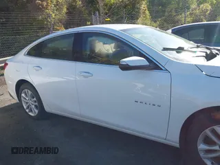 2018 Chevrolet Malibu LT z VIN 1G1ZD5ST1JF215880, wystawiony jako IAAI lot #42025365 z przebiegiem 100 587 mil mil oraz . Historia ofert i sprzedaży dostępna na DreamBid. Obrazek 13.