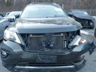2017 Nissan Pathfinder SV with VIN 5N1DR2MM4HC630884, listed as a IAAI auction lot 41238925 with 114,622 mi miles. Bid and sale history available at carsss.com. Image 6.