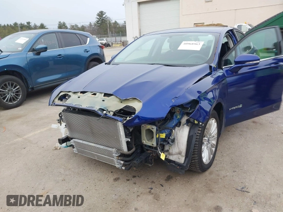 2016 Ford Fusion SE Hybrid with VIN 3FA6P0LU8GR264619, listed as a IAAI auction lot 40968963 with 45,136 mi miles. Bid and sale history available at carsss.com. Image 6.