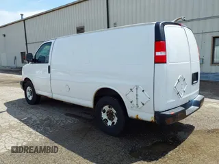 2012 GMC Savana Cargo with VIN 1GTW7FCA8C1200300, listed as a IAAI auction lot 42016518 with 259,841 mi miles. Bid and sale history available at carsss.com. Image 3.