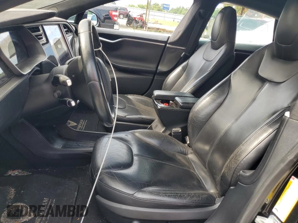 2014 Tesla Model S 60 z VIN 5YJSA1H12EFP62263, wystawiony jako Copart lot #63258675 z przebiegiem Nie podano mil oraz Czysty tytuł • Clean title. Historia ofert i sprzedaży dostępna na DreamBid. Obrazek 7.